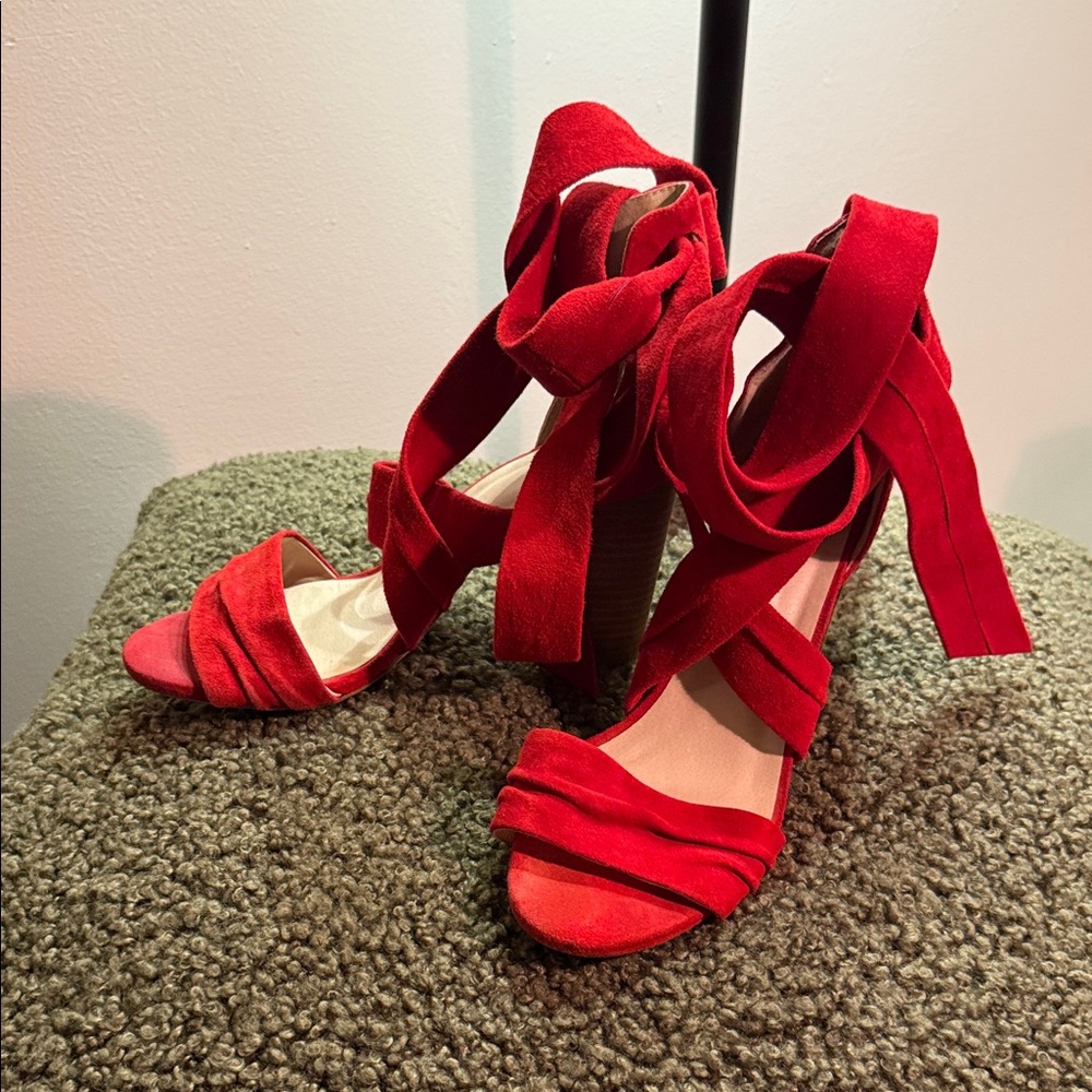 RAYE mia X‎ for Love and Lemons Red ankle tie suede block Heels 7